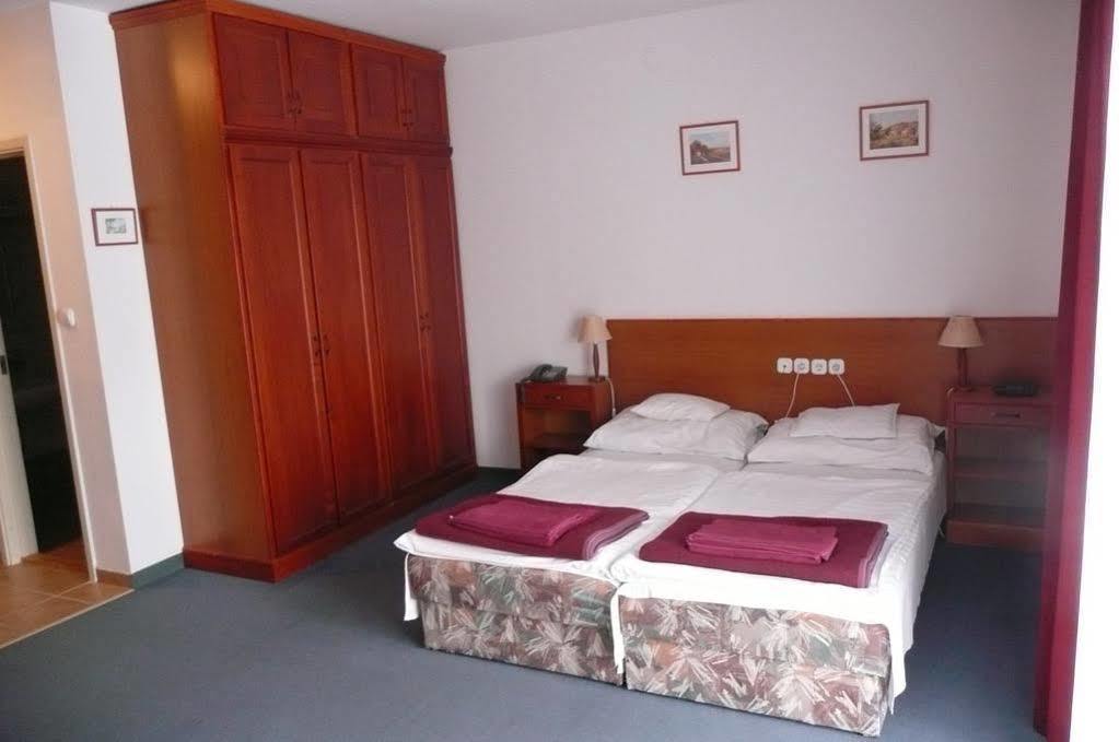Hotel Ovit Keszthely Luaran gambar